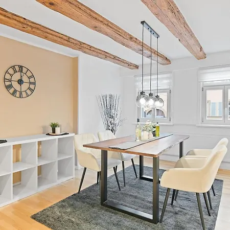 - Moderne Altbauwohnung Im Zentrum - Kingsize Bett - Netflix - 80qm - 24h Check-in Apartamento Ludwigsburg