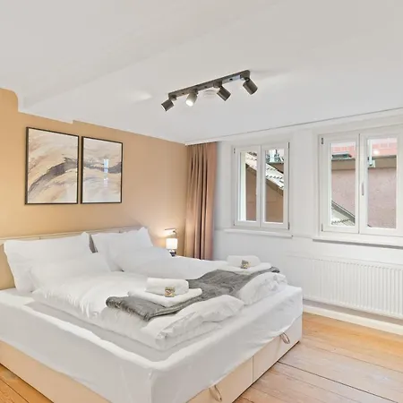Moderne Altbauwohnung Im Zentrum - Kingsize Bett - Netflix Apartment