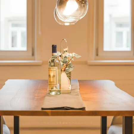 - Moderne Altbauwohnung Im Zentrum - Kingsize Bett - Netflix - 80qm - 24h Check-in * Ludwigsburg