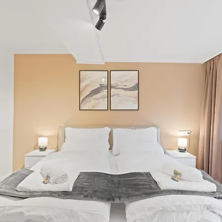 Moderne Altbauwohnung Im Zentrum - Kingsize Bett - Netflix Apartment *