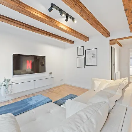 Apartment Moderne Altbauwohnung Im Zentrum - Kingsize Bett - Netflix