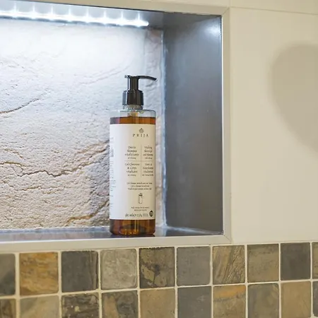 - Moderne Altbauwohnung Im Zentrum - Kingsize Bett - Netflix - 80qm - 24h Check-in *